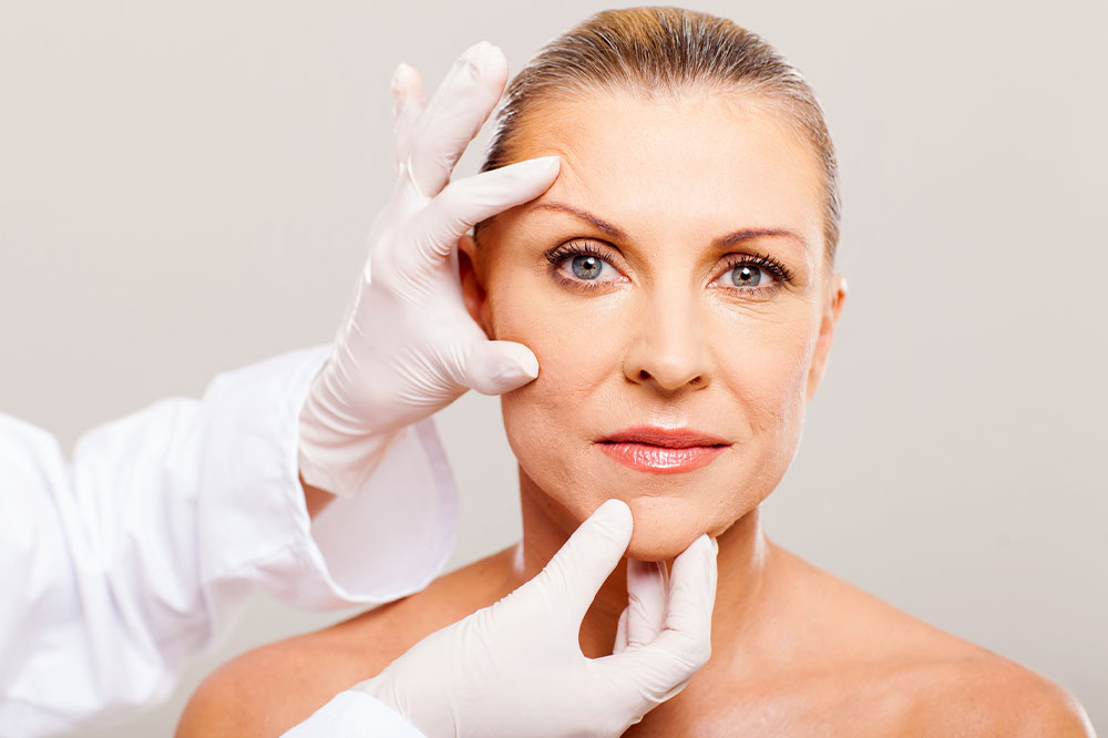 Aging – Its types, warning signs, symptoms, and risk factors